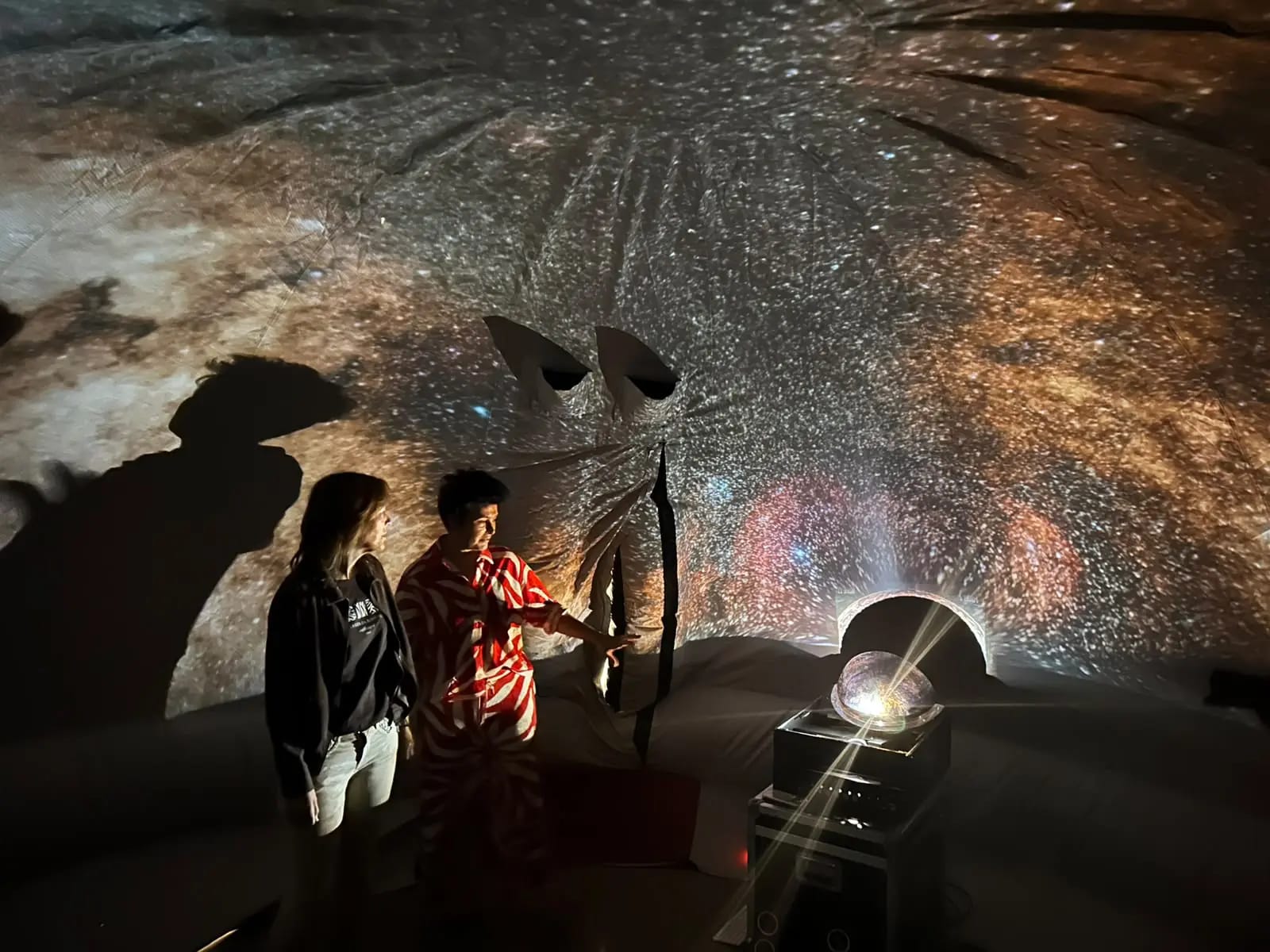 Cosmium: un planetario 360º para preparar el eclipse de agosto