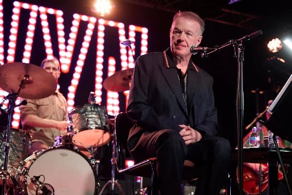 Edwyn Collins - The Testimonial Tour (Concierto Acústico)