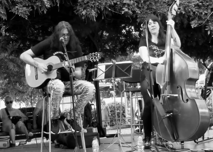 Rosendadas acústicas y La Leñera