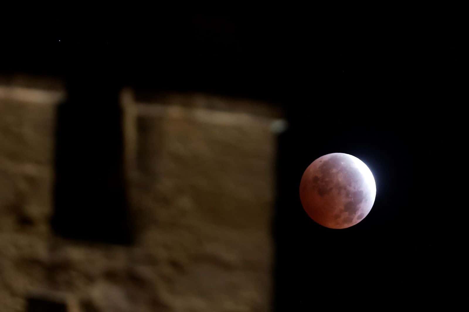 El eclipse lunar parcial que se vio el viernes en Córdoba