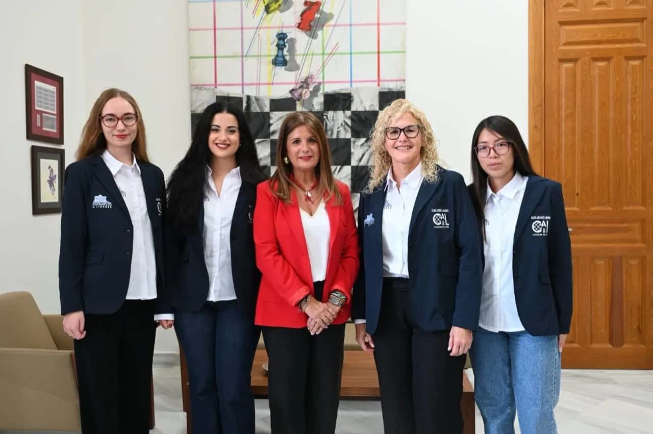 El ajedrez femenino de Linares sale a Europa