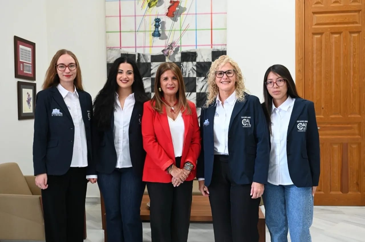 El ajedrez femenino de Linares sale a Europa