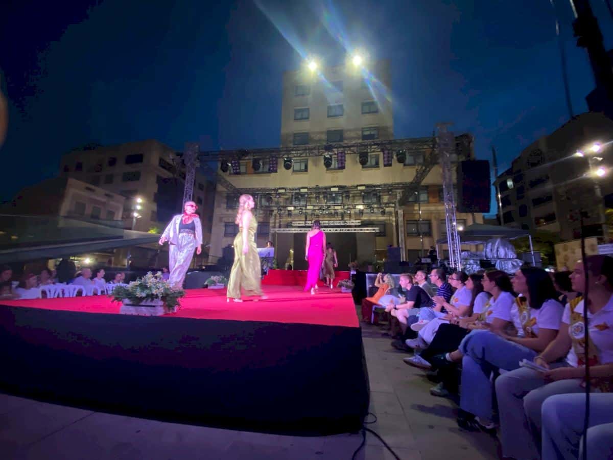 La Gala de la Moda de Vila-real llenó la plaza Mayor