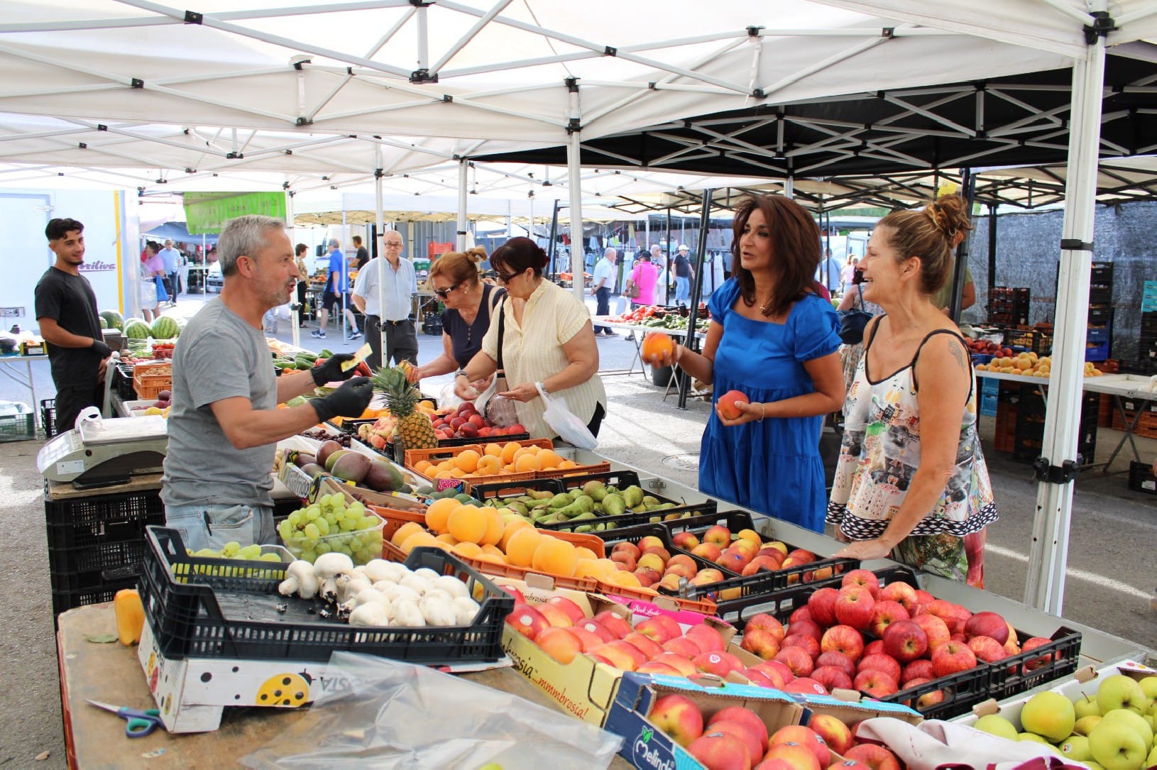 El Mercado de los jueves de Lorca y sus tesoros
