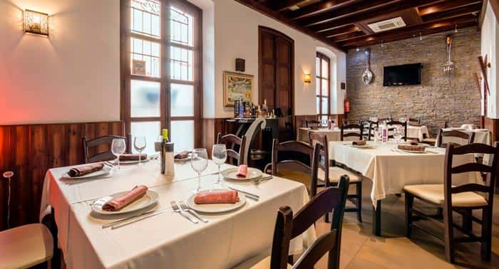 Taberna Entrefinos: tapas y tradición en Almería