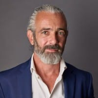 Presentación de la novela TRES de Miguel Tapia Millan