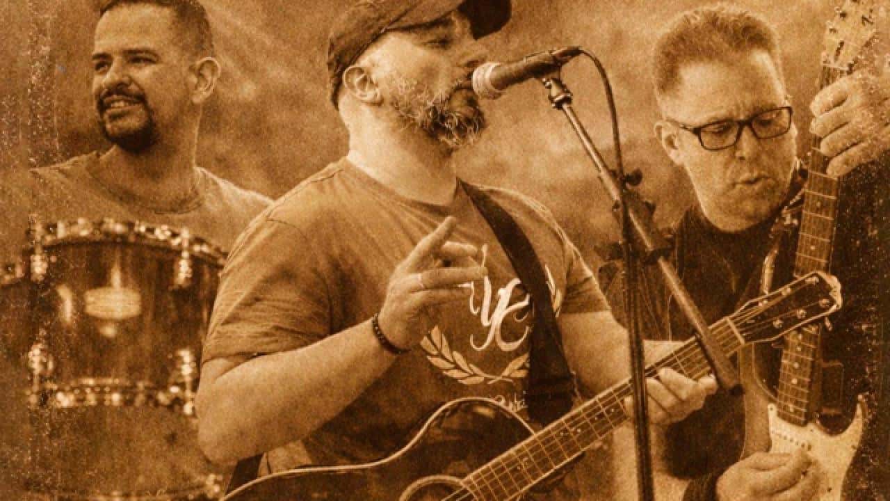 A Contrarreloj. Tributo a El Último de la Fila