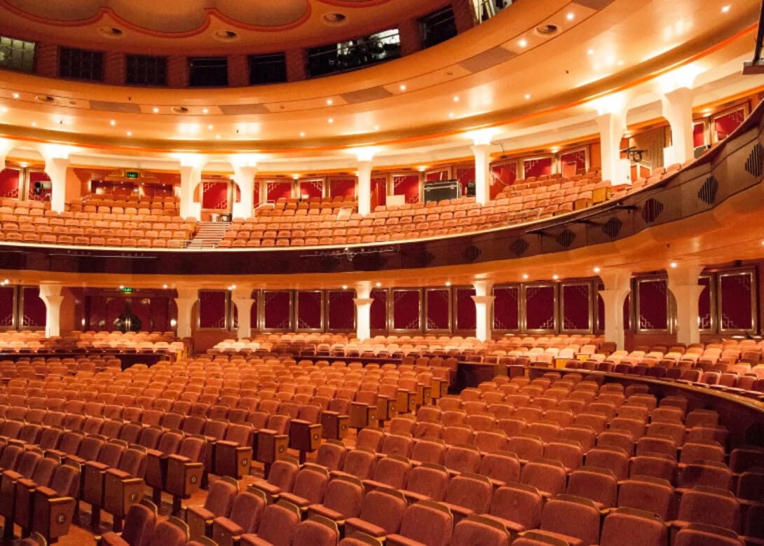 Inside the Dome: Backstage Secrets and Bowie’s Ban