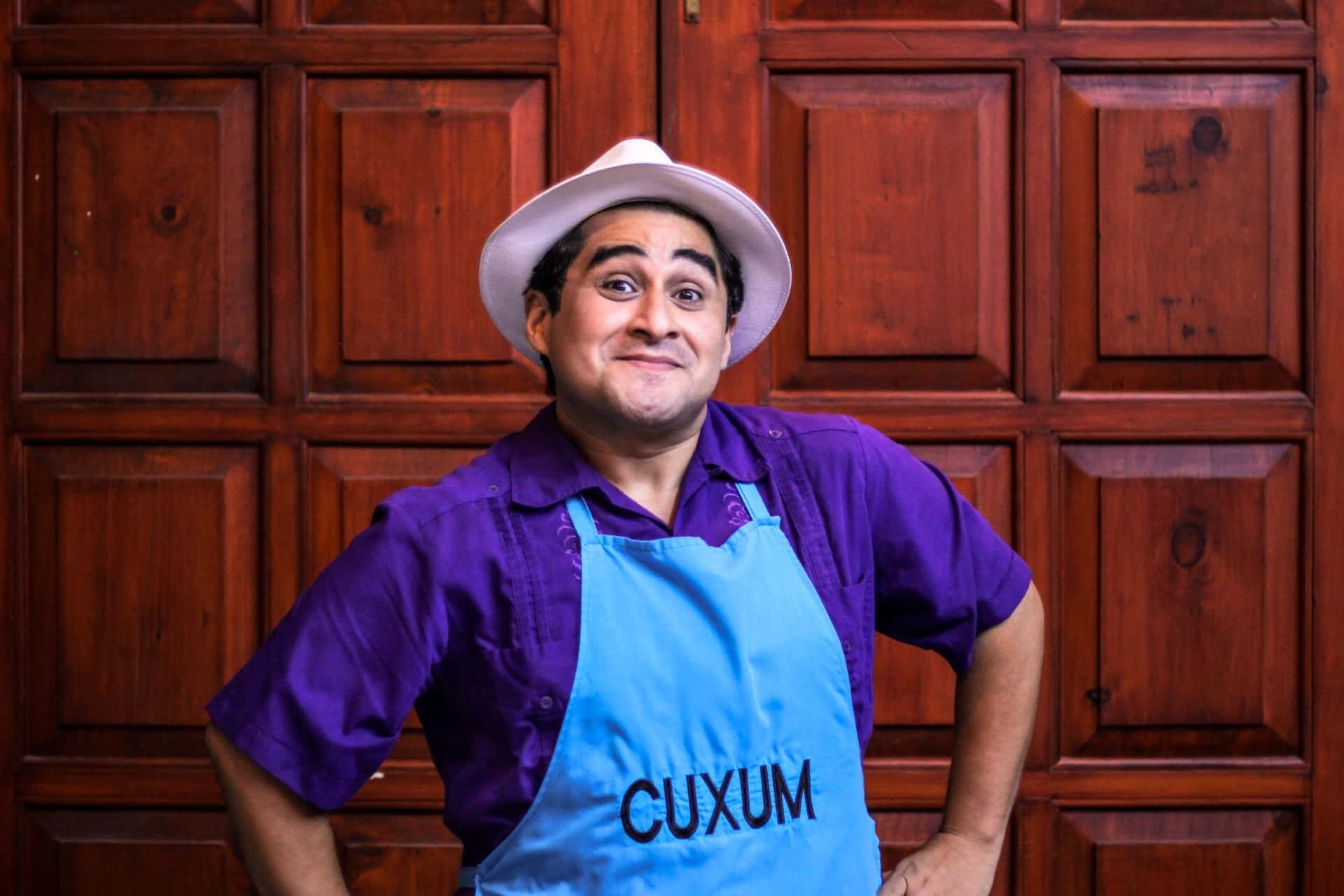 Cuxum presenta: Con Más Poses Que Pesos