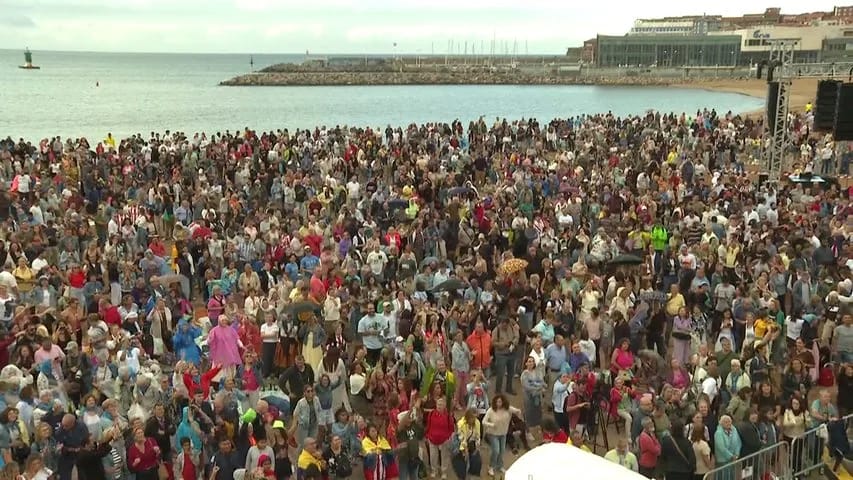 El escanciado simultáneo de Gijón: crónica de la fiesta