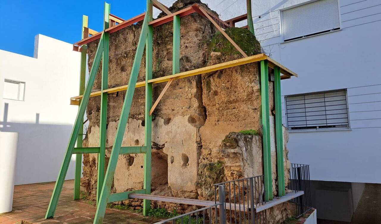 El muro medieval oculto de Sanlúcar en el Barrio Alto