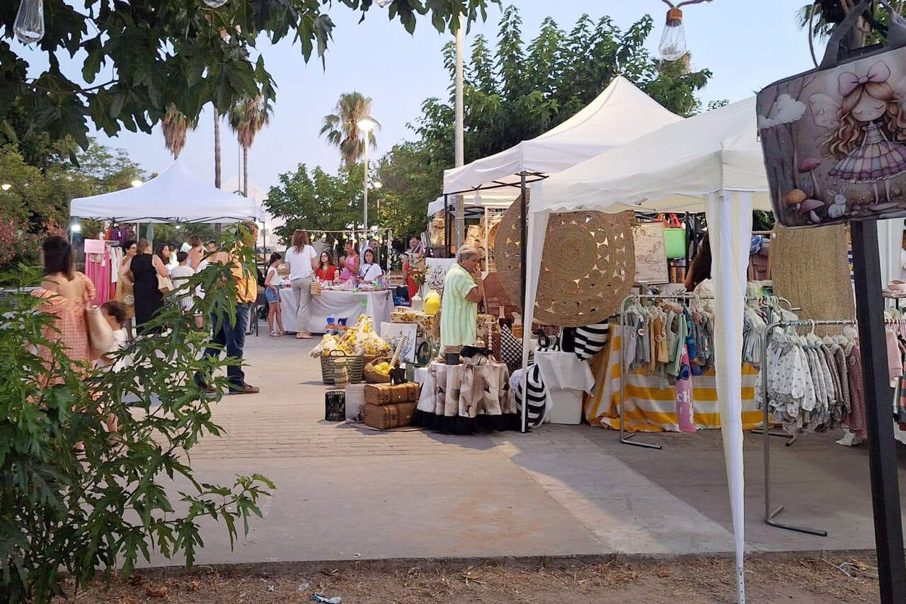 El Mercadillo Estival de La Algaida dinamiza las noches