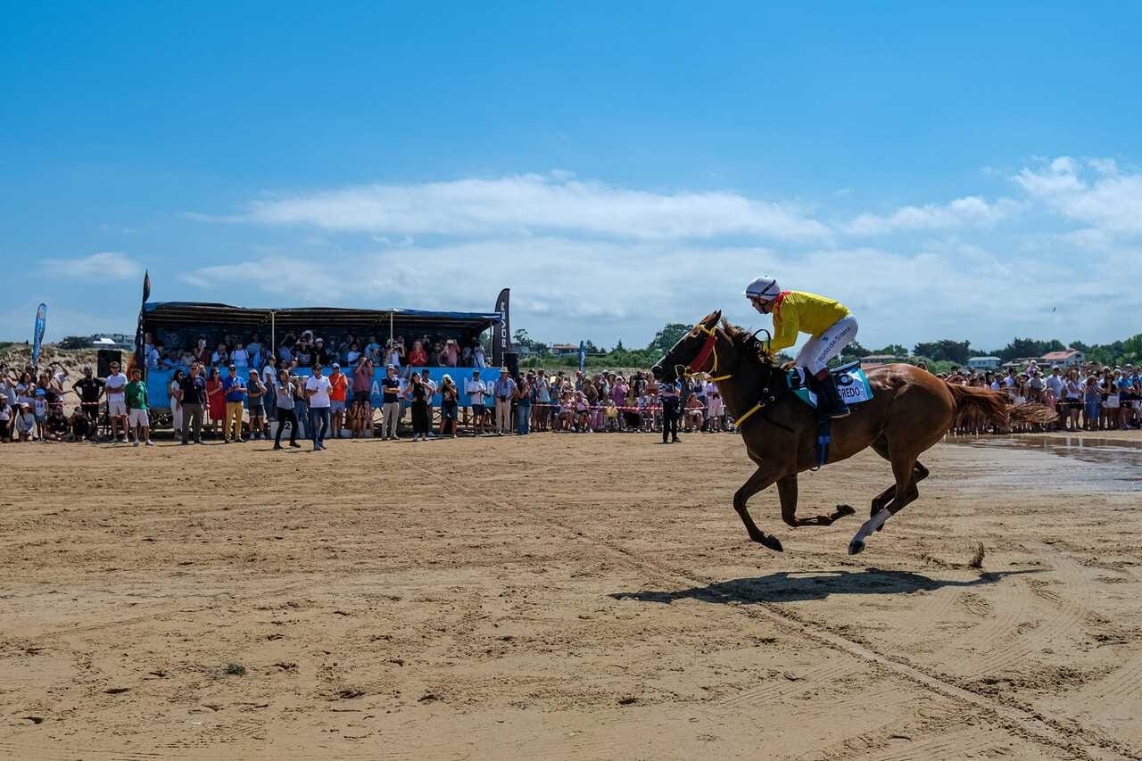 El Derby Internacional de Loredo y su tradición en la playa