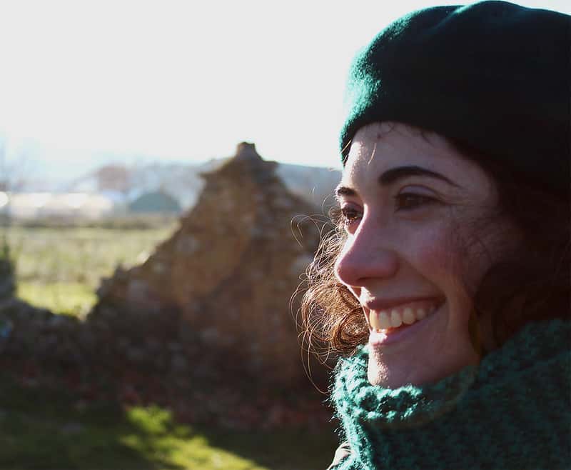 Presentaci贸n del libro 'Sobre la tierra, bajo la sombra' de Leire Milikua