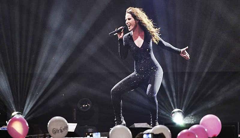 Malú cierra las Fiestas de Los Dolores en Mancha Blanca