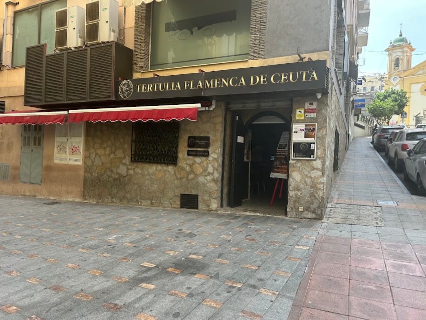 Agujetas y Anzonini en la Tertulia Flamenca de Ceuta