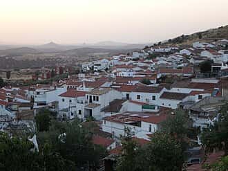 Espiel: montaña, embalse y deporte cerca de Córdoba
