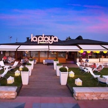 La Playa Surf House: beach club en Los Álamos