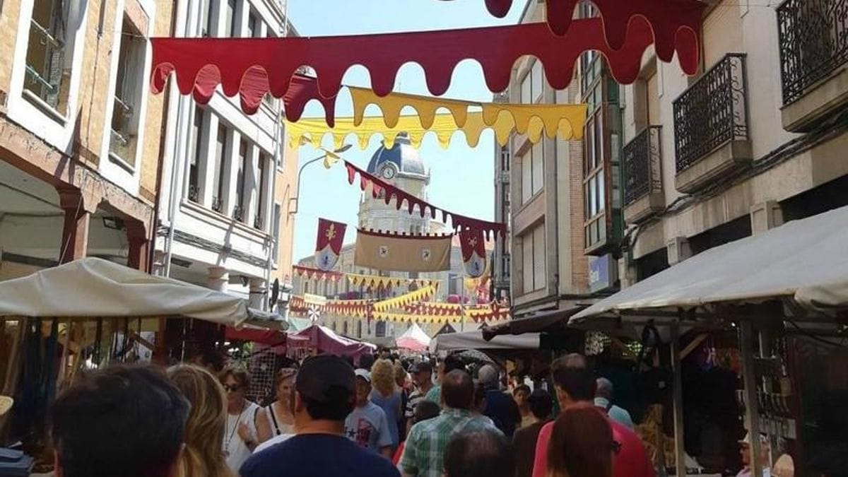 La Bañeza medieval: mercado y pasacalles hasta el jueves