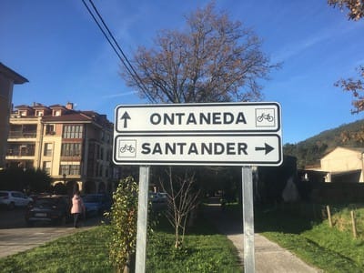 Ruta en bici por la Vía Verde de Astillero a Sarón