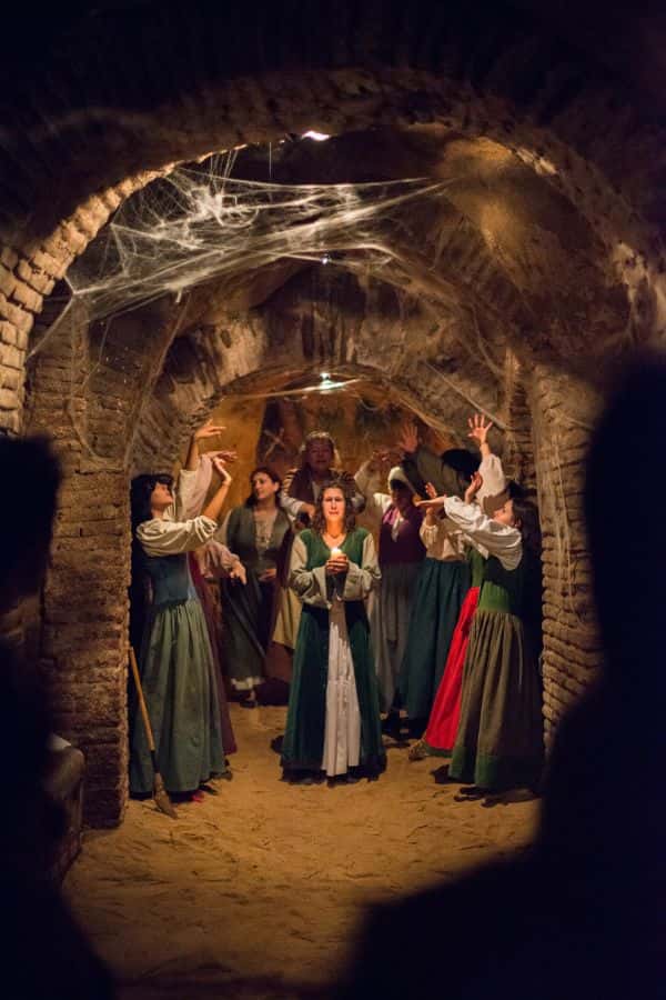 La Celestina entre cuevas y casas señoriales