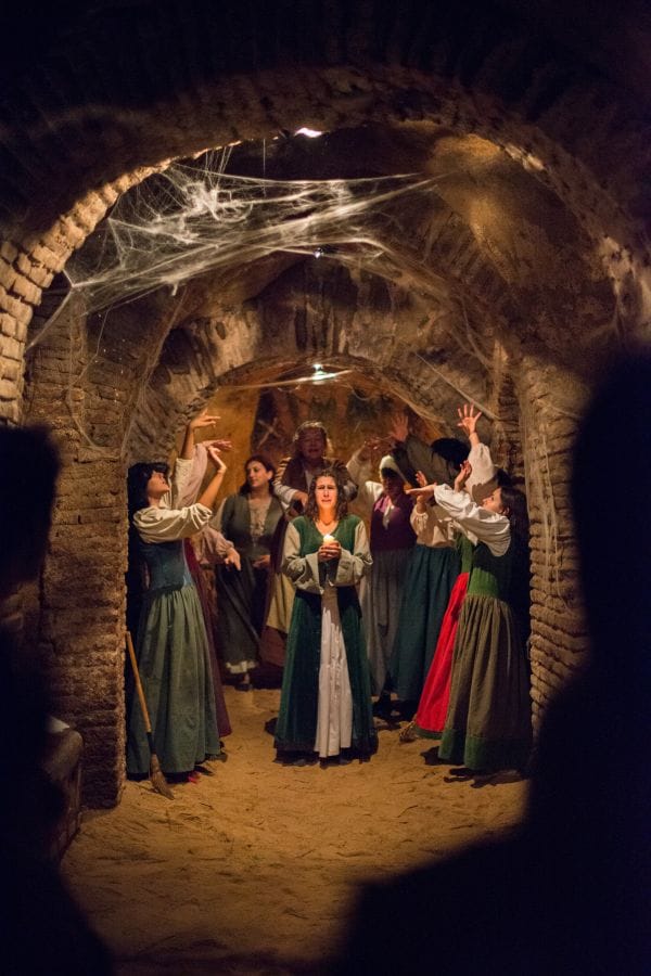 La Celestina entre cuevas y casas señoriales