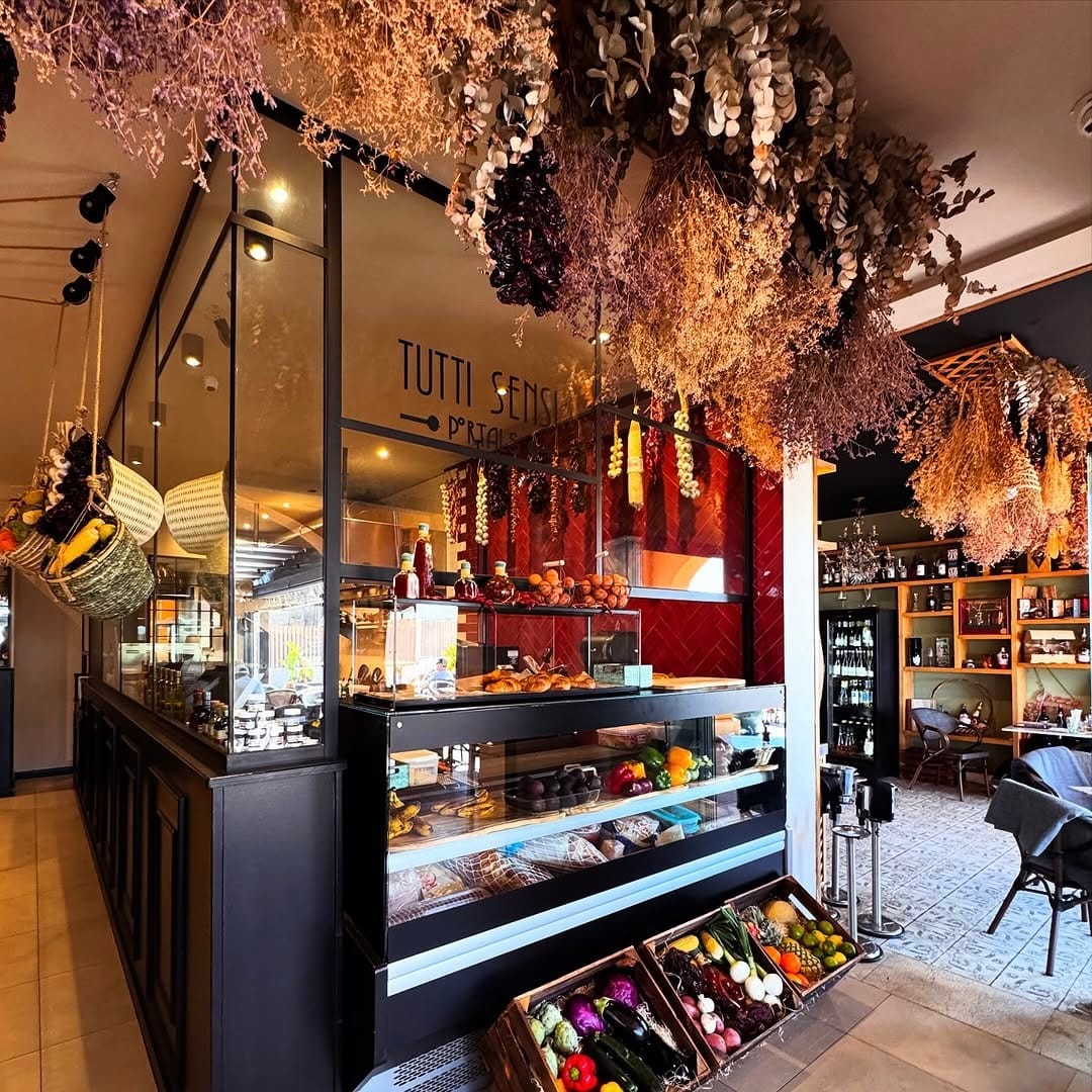 Tutti Sensi Portals: cocina italiana frente al puerto