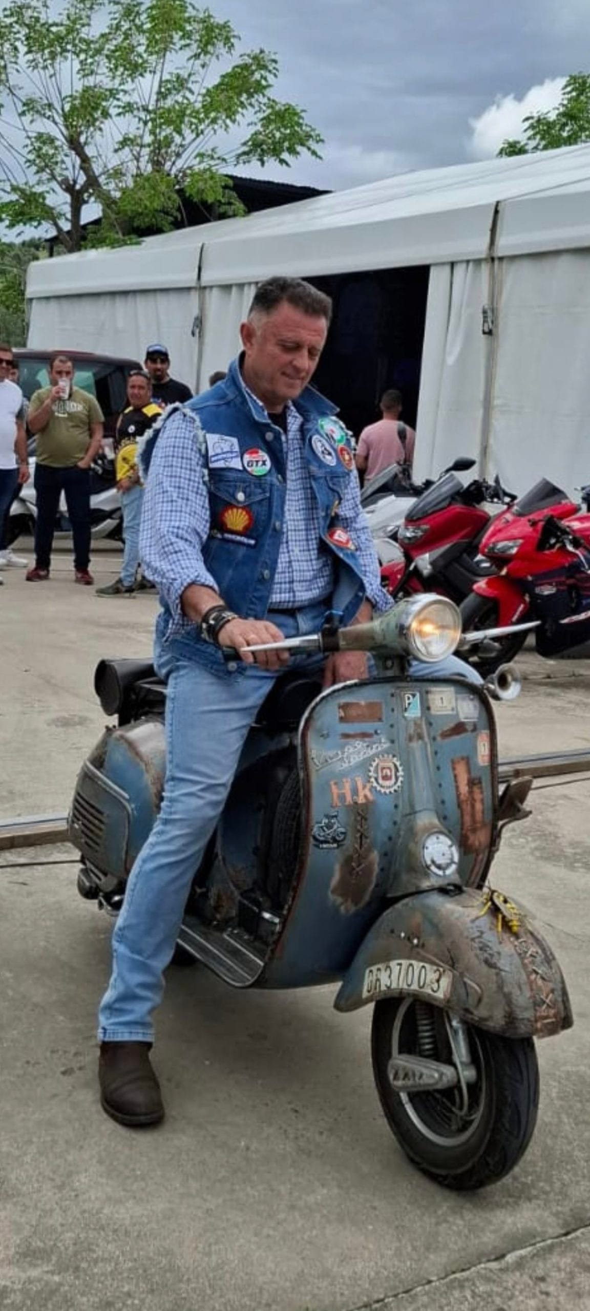 Gijón une a Harley y Vespa en una quedada histórica