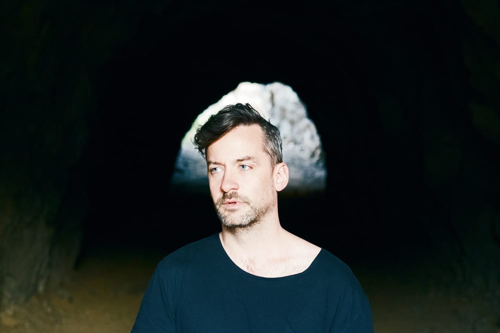 Bonobo - Distance in Static Live