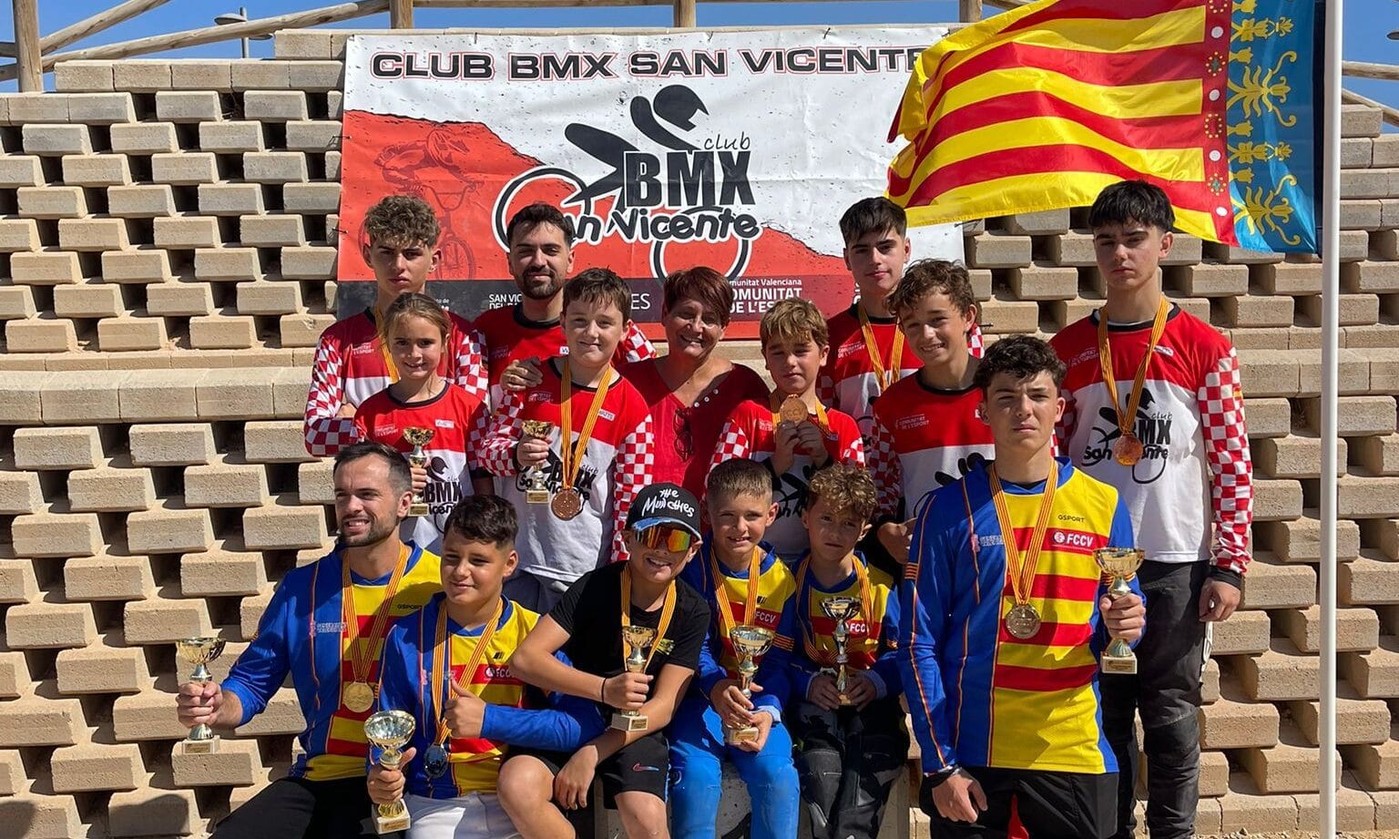 El BMX San Vicente logra 14 podios y cinco títulos