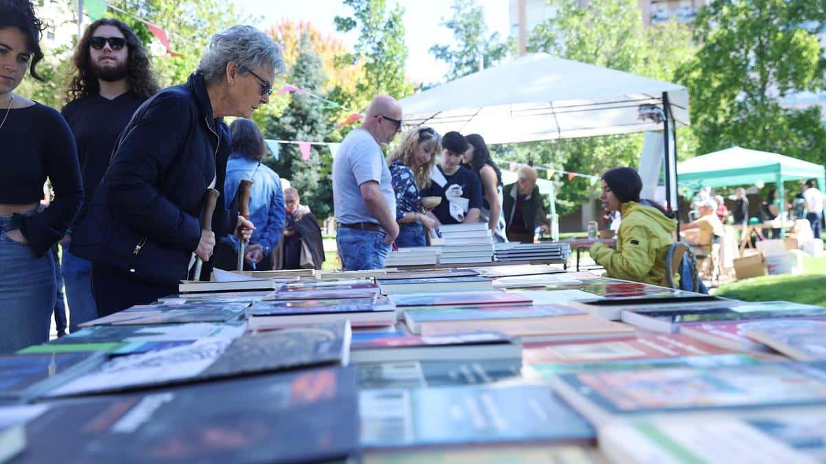 Feria del Libro del Paseo de los Enamorados