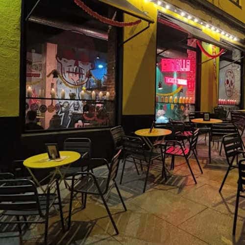Canalla Tacos y Tragos: tacos y tragos en Malasaña