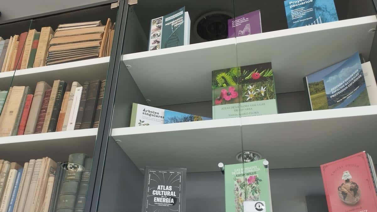 La biblioteca ambiental de Pamplona y sus 9.000 libros