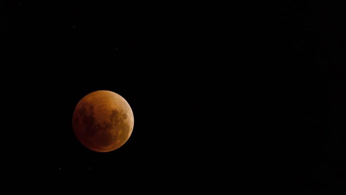 Eclipse parcial de Luna en Lleida: horario y detalles