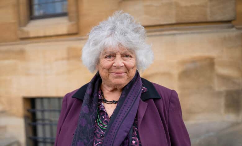 Miriam Margolyes - Full English LIVE