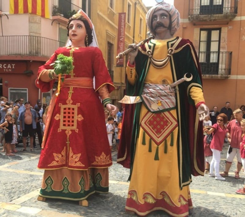 Anada a ofici amb els gegants, els nanos i el canó - Festes de Sant Roc