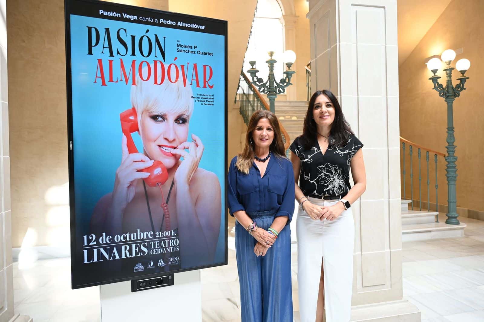 Pasión Vega trae 'Pasión Almodóvar' al Teatro Cervantes