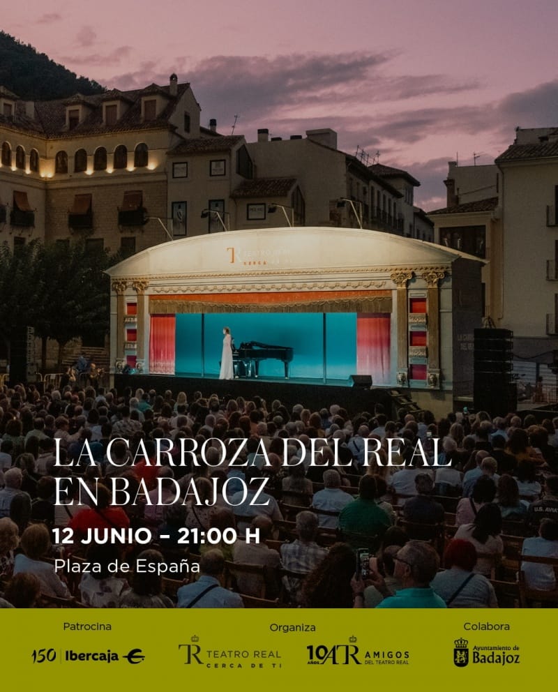 La Carroza del Real en la Plaza de España de Badajoz