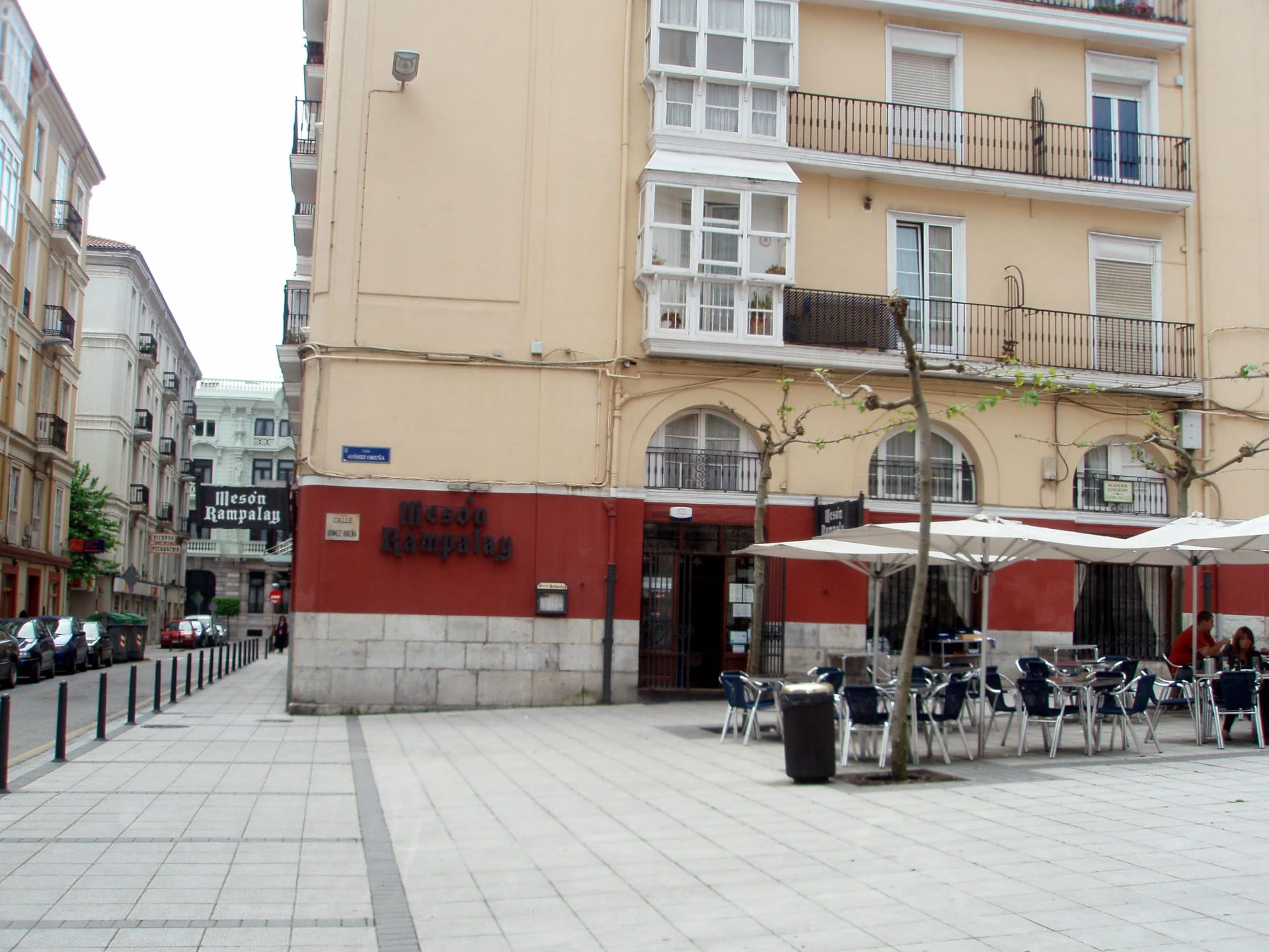 Mesón Rampalay: tradición y pinchos en el centro de Santander