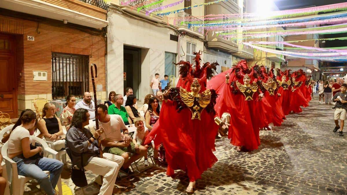 Las Danses de Guadassuar: seis noches de danza popular