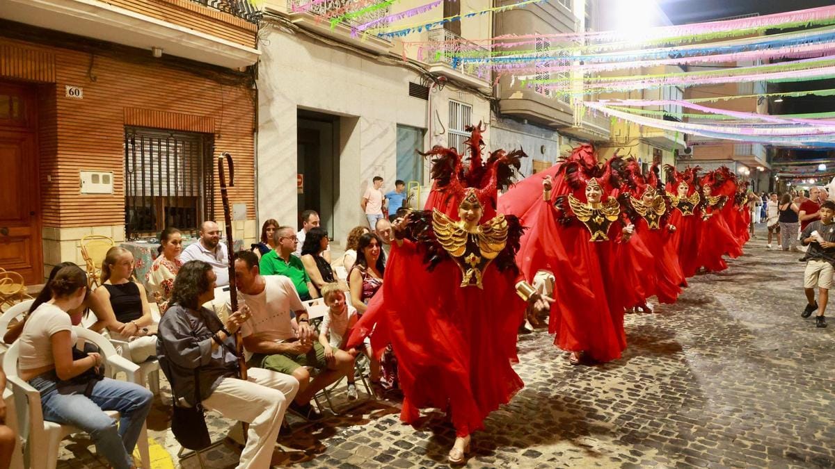 Las Danses de Guadassuar: seis noches de danza popular