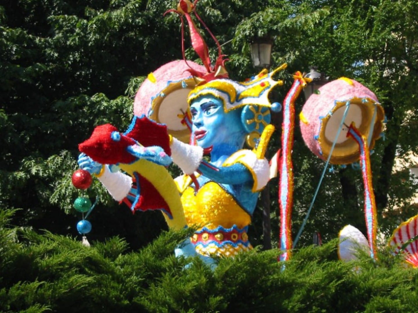 La Gala Floral cierra las fiestas con ocho carrozas