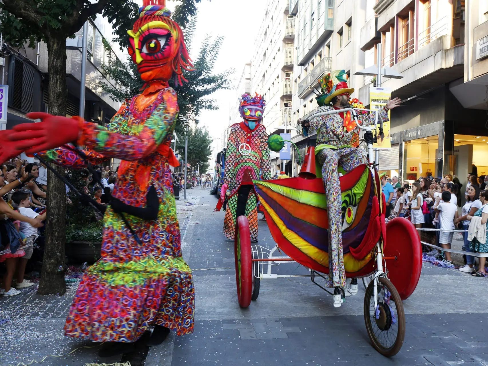 La Batalla de Flores llenó Pontevedra el 13 de agosto