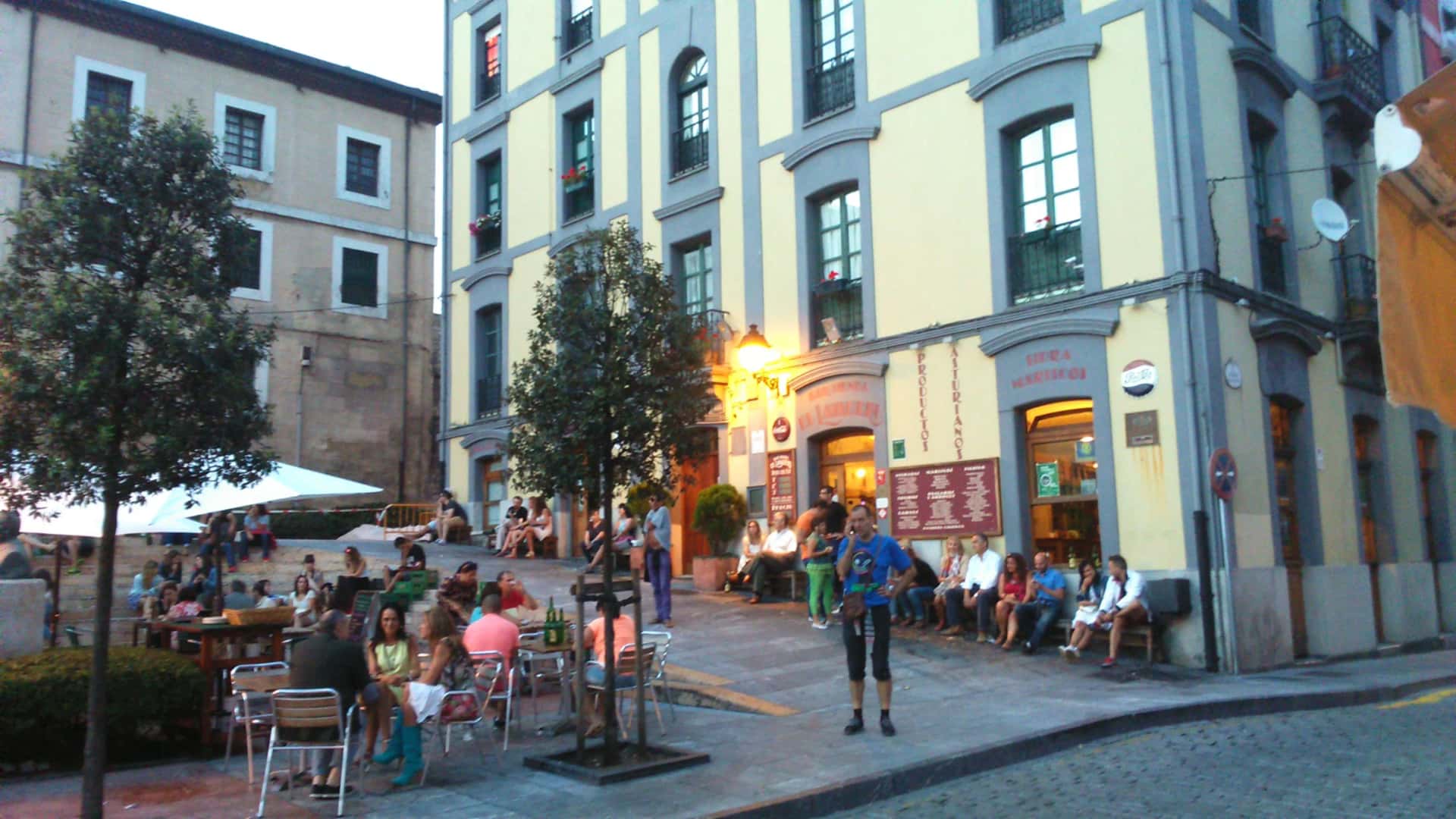 Comer en El Lavaderu de Cimadevilla