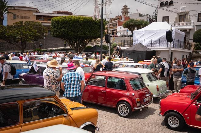 Casi cien minis clásicos en La Esperanza