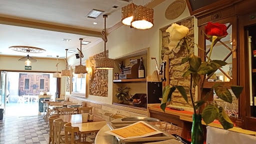 Sidrería El + Antiguo: sidra y cocina española en Oviedo