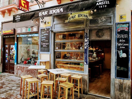 Pintxos y raciones en el Bar Idoia de Vitoria