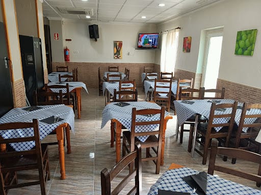 Casa Armando: cocina casera y tapas en Elda