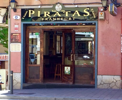 L'Autèntic Piratas Frankfurt: un clásico de barrio en Cornellà