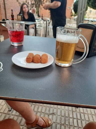 Casa Manolo: bar de barrio con cocina tradicional